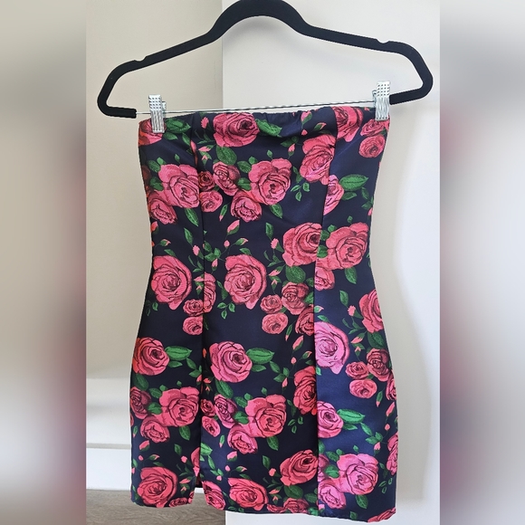 Lulu's - Picture 3 of 3